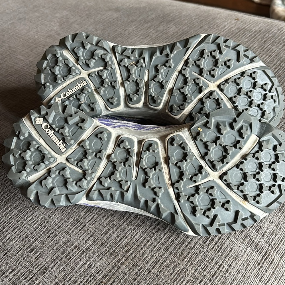 Columbia hiking shoes - Picture 3 of 4